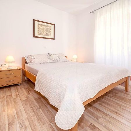 Apartments Dumica Malinska Ngoại thất bức ảnh
