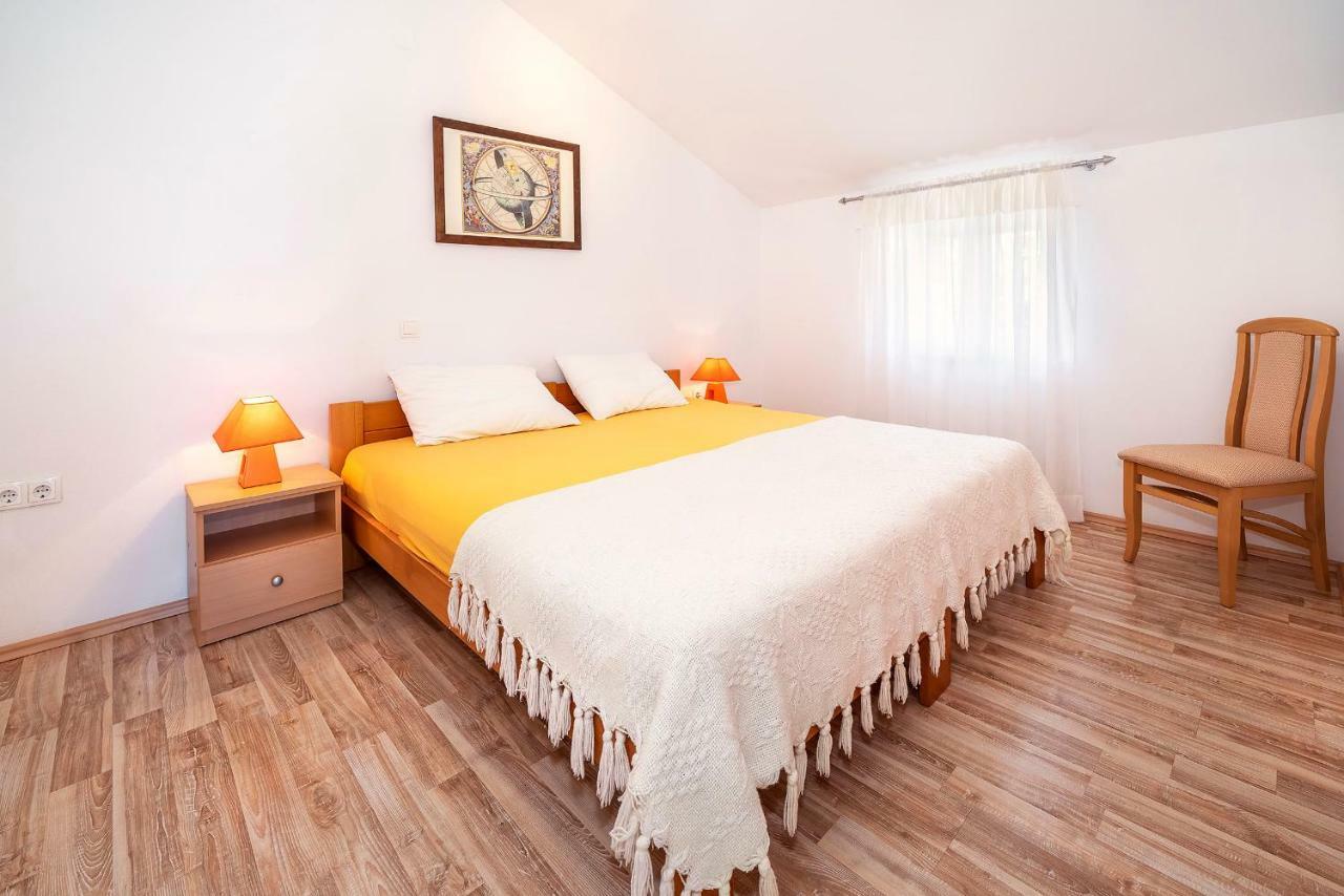 Apartments Dumica Malinska Ngoại thất bức ảnh